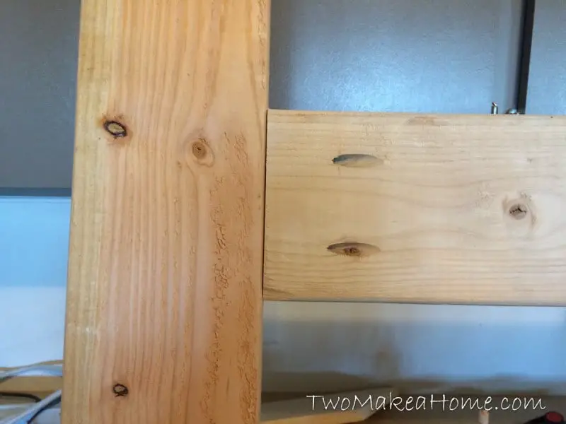 04-how-to-build-a-leaning-door-shelf