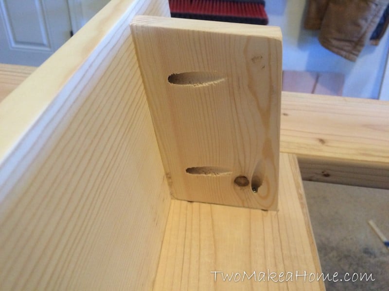 19-how-to-build-a-leaning-door-shelf
